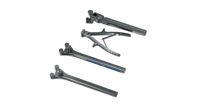 Set aus vier Stabbiegern für Wirbelsäulenstäbe